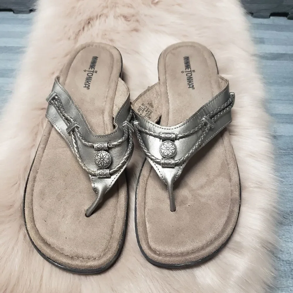 Minnetonka Silverthorne Leather Flip Flops